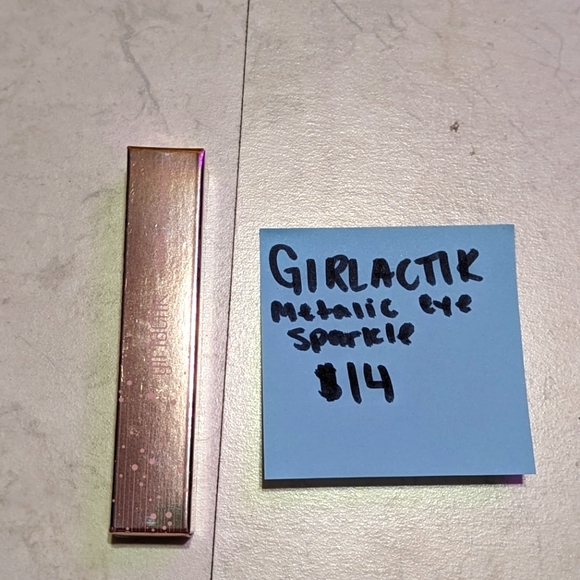 Metallic eyeshadow - Picture 2 of 2